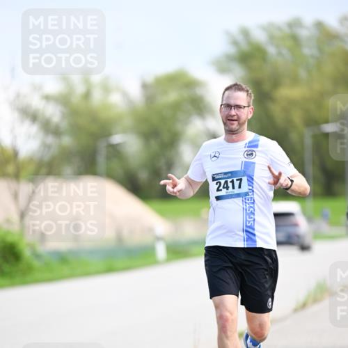 07.04.2024 - 43. Internationalen Wilhelmsburger Insellauf Dr. Thomas Lammeyer http://msf.ph/oto/6048451 07.04.2024 11:12:01 Laufen 2417 meine-sportfotos.de