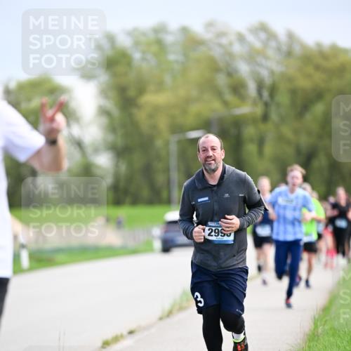 07.04.2024 - 43. Internationalen Wilhelmsburger Insellauf Dr. Thomas Lammeyer http://msf.ph/oto/6048460 07.04.2024 11:12:03 Laufen 3, 2995 meine-sportfotos.de