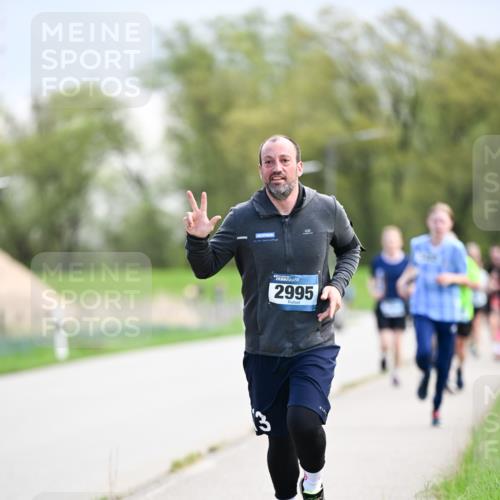 07.04.2024 - 43. Internationalen Wilhelmsburger Insellauf Dr. Thomas Lammeyer http://msf.ph/oto/6048474 07.04.2024 11:12:03 Laufen 2995 meine-sportfotos.de
