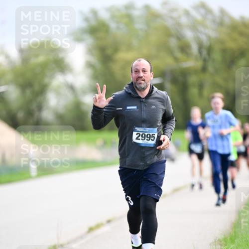07.04.2024 - 43. Internationalen Wilhelmsburger Insellauf Dr. Thomas Lammeyer http://msf.ph/oto/6048476 07.04.2024 11:12:04 Laufen 2995 meine-sportfotos.de