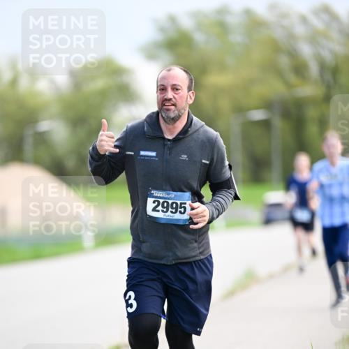 07.04.2024 - 43. Internationalen Wilhelmsburger Insellauf Dr. Thomas Lammeyer http://msf.ph/oto/6048491 07.04.2024 11:12:04 Laufen 3, 2995 meine-sportfotos.de