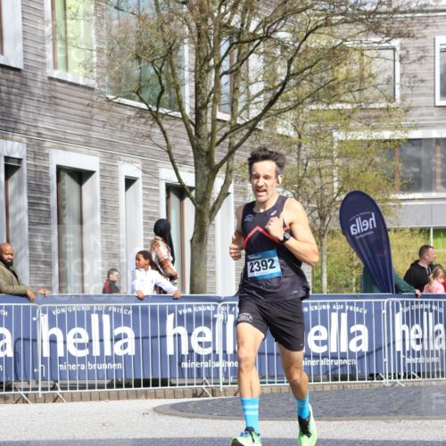 07.04.2024 - 43. Internationalen Wilhelmsburger Insellauf Strokosch-Dieckow http://msf.ph/oto/6048495 07.04.2024 11:19:04 Ziel 2116, 2392, 3439, 3949, 4387 meine-sportfotos.de
