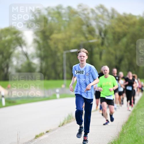 07.04.2024 - 43. Internationalen Wilhelmsburger Insellauf Dr. Thomas Lammeyer http://msf.ph/oto/6048502 07.04.2024 11:12:06 Laufen 3402 meine-sportfotos.de