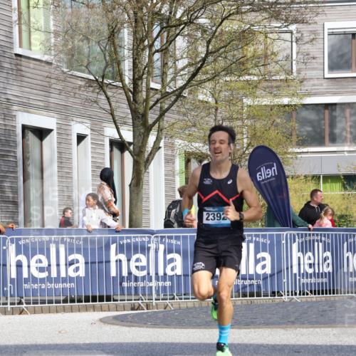 07.04.2024 - 43. Internationalen Wilhelmsburger Insellauf Strokosch-Dieckow http://msf.ph/oto/6048506 07.04.2024 11:19:04 Ziel 2116, 2392, 3439, 3949, 4387 meine-sportfotos.de