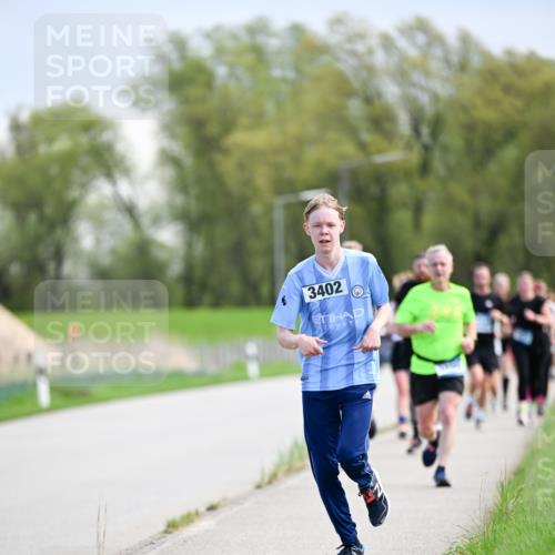 07.04.2024 - 43. Internationalen Wilhelmsburger Insellauf Dr. Thomas Lammeyer http://msf.ph/oto/6048507 07.04.2024 11:12:07 Laufen 3402 meine-sportfotos.de
