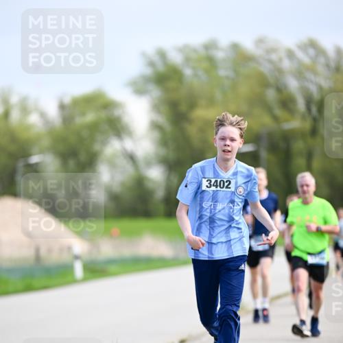 07.04.2024 - 43. Internationalen Wilhelmsburger Insellauf Dr. Thomas Lammeyer http://msf.ph/oto/6048522 07.04.2024 11:12:07 Laufen 3402 meine-sportfotos.de