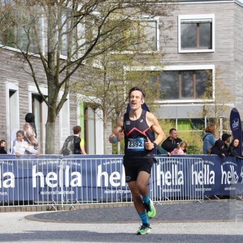 07.04.2024 - 43. Internationalen Wilhelmsburger Insellauf Strokosch-Dieckow http://msf.ph/oto/6048525 07.04.2024 11:19:03 Ziel 2116, 2392, 3439, 3949, 4387 meine-sportfotos.de