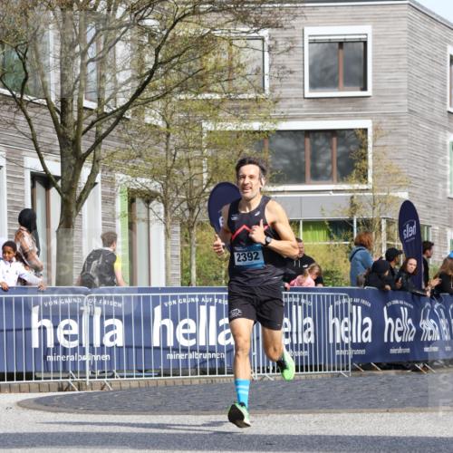 07.04.2024 - 43. Internationalen Wilhelmsburger Insellauf Strokosch-Dieckow http://msf.ph/oto/6048535 07.04.2024 11:19:03 Ziel 2116, 2392, 3439, 3949, 4387 meine-sportfotos.de