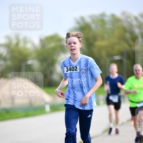 07.04.2024 - 43. Internationalen Wilhelmsburger Insellauf Dr. Thomas Lammeyer http://msf.ph/oto/6048540 07.04.2024 11:12:09 Laufen 3402 meine-sportfotos.de