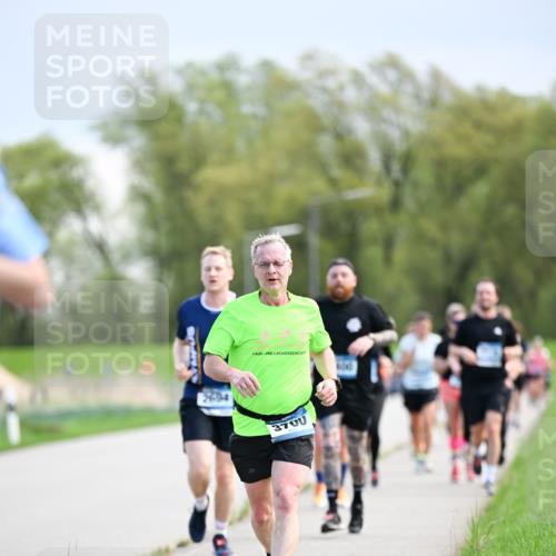 07.04.2024 - 43. Internationalen Wilhelmsburger Insellauf Dr. Thomas Lammeyer http://msf.ph/oto/6048548 07.04.2024 11:12:10 Laufen 3700 meine-sportfotos.de