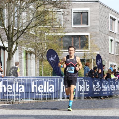 07.04.2024 - 43. Internationalen Wilhelmsburger Insellauf Strokosch-Dieckow http://msf.ph/oto/6048559 07.04.2024 11:19:03 Ziel 2116, 2392, 3439, 3949, 4387 meine-sportfotos.de