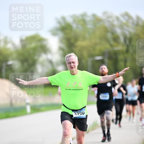 07.04.2024 - 43. Internationalen Wilhelmsburger Insellauf Dr. Thomas Lammeyer http://msf.ph/oto/6048565 07.04.2024 11:12:11 Laufen 3700 meine-sportfotos.de