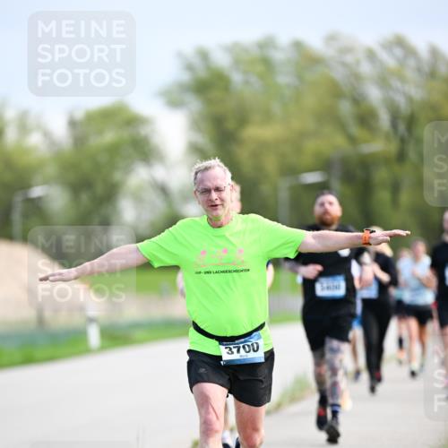 07.04.2024 - 43. Internationalen Wilhelmsburger Insellauf Dr. Thomas Lammeyer http://msf.ph/oto/6048567 07.04.2024 11:12:11 Laufen 3700 meine-sportfotos.de