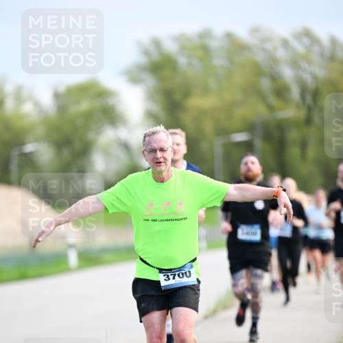 07.04.2024 - 43. Internationalen Wilhelmsburger Insellauf Dr. Thomas Lammeyer http://msf.ph/oto/6048569 07.04.2024 11:12:11 Laufen 3700 meine-sportfotos.de