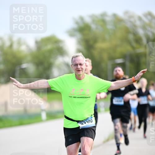 07.04.2024 - 43. Internationalen Wilhelmsburger Insellauf Dr. Thomas Lammeyer http://msf.ph/oto/6048573 07.04.2024 11:12:11 Laufen 3701 meine-sportfotos.de