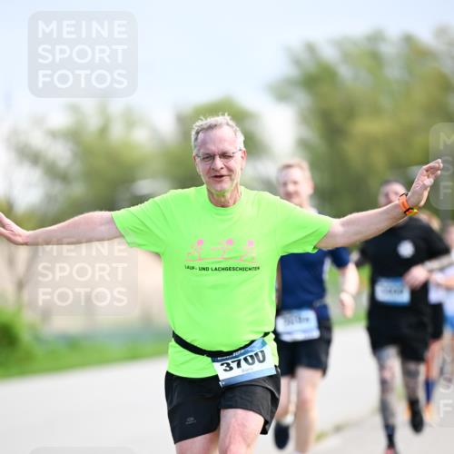 07.04.2024 - 43. Internationalen Wilhelmsburger Insellauf Dr. Thomas Lammeyer http://msf.ph/oto/6048585 07.04.2024 11:12:12 Laufen 3700 meine-sportfotos.de