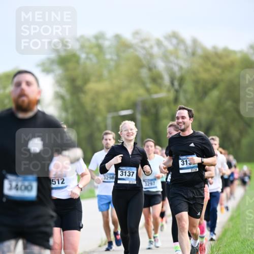 07.04.2024 - 43. Internationalen Wilhelmsburger Insellauf Dr. Thomas Lammeyer http://msf.ph/oto/6048615 07.04.2024 11:12:15 Laufen 3400, 512, 3137, 3137, 3297, 313, 3138 meine-sportfotos.de