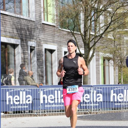 07.04.2024 - 43. Internationalen Wilhelmsburger Insellauf Strokosch-Dieckow http://msf.ph/oto/6048620 07.04.2024 11:18:59 Ziel 2116, 2392, 4387 meine-sportfotos.de
