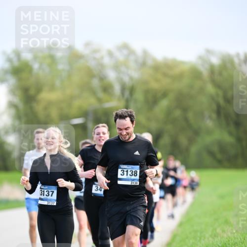 07.04.2024 - 43. Internationalen Wilhelmsburger Insellauf Dr. Thomas Lammeyer http://msf.ph/oto/6048622 07.04.2024 11:12:16 Laufen 3137, 3137, 34, 3138, 3138 meine-sportfotos.de