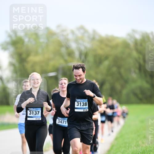 07.04.2024 - 43. Internationalen Wilhelmsburger Insellauf Dr. Thomas Lammeyer http://msf.ph/oto/6048624 07.04.2024 11:12:16 Laufen 3137, 3137, 3471, 3138, 3138 meine-sportfotos.de