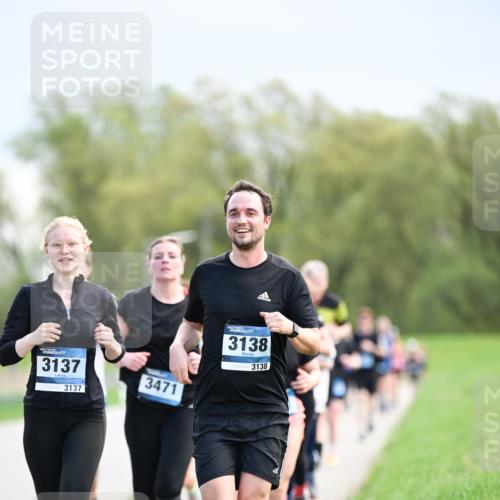 07.04.2024 - 43. Internationalen Wilhelmsburger Insellauf Dr. Thomas Lammeyer http://msf.ph/oto/6048632 07.04.2024 11:12:17 Laufen 3137, 3137, 3471, 3138, 3138 meine-sportfotos.de