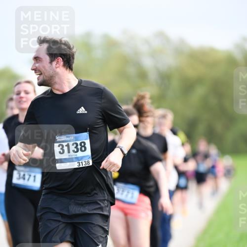 07.04.2024 - 43. Internationalen Wilhelmsburger Insellauf Dr. Thomas Lammeyer http://msf.ph/oto/6048661 07.04.2024 11:12:19 Laufen 3471, 3138, 3138, 3771 meine-sportfotos.de