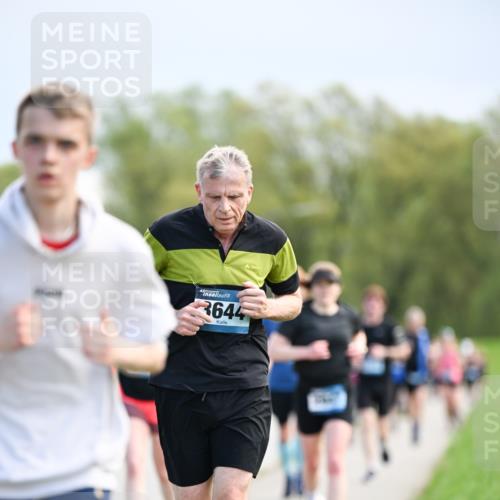07.04.2024 - 43. Internationalen Wilhelmsburger Insellauf Dr. Thomas Lammeyer http://msf.ph/oto/6048716 07.04.2024 11:12:23 Laufen 3644 meine-sportfotos.de