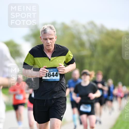 07.04.2024 - 43. Internationalen Wilhelmsburger Insellauf Dr. Thomas Lammeyer http://msf.ph/oto/6048725 07.04.2024 11:12:24 Laufen 3644 meine-sportfotos.de