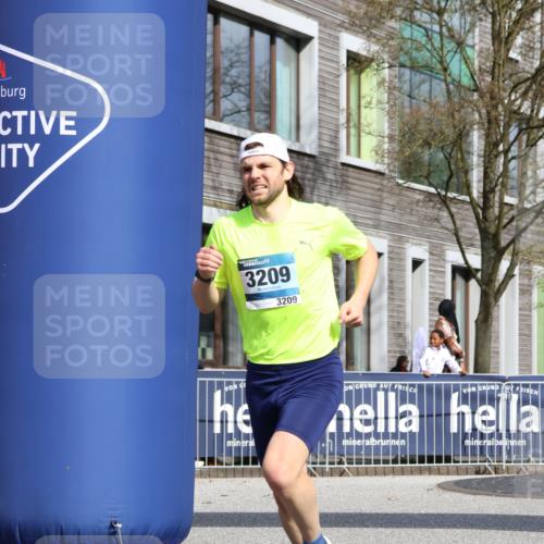 07.04.2024 - 43. Internationalen Wilhelmsburger Insellauf Strokosch-Dieckow http://msf.ph/oto/6048733 07.04.2024 11:18:48 Ziel 3209, 4362 meine-sportfotos.de