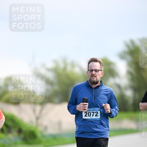 07.04.2024 - 43. Internationalen Wilhelmsburger Insellauf Dr. Thomas Lammeyer http://msf.ph/oto/6048796 07.04.2024 11:12:30 Laufen 2072 meine-sportfotos.de