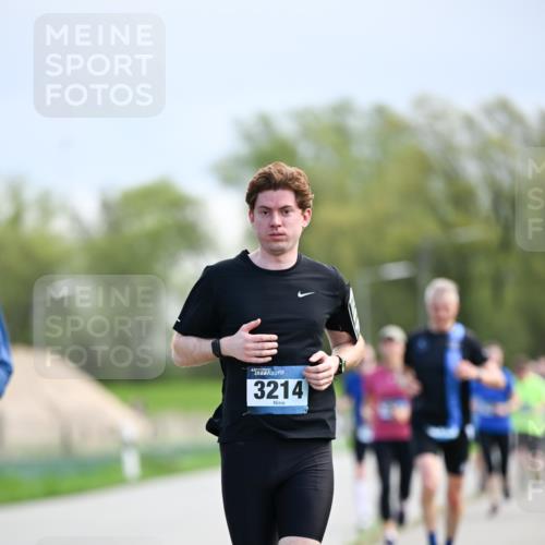 07.04.2024 - 43. Internationalen Wilhelmsburger Insellauf Dr. Thomas Lammeyer http://msf.ph/oto/6048813 07.04.2024 11:12:31 Laufen 3214 meine-sportfotos.de
