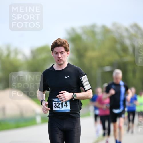 07.04.2024 - 43. Internationalen Wilhelmsburger Insellauf Dr. Thomas Lammeyer http://msf.ph/oto/6048819 07.04.2024 11:12:32 Laufen 3214 meine-sportfotos.de