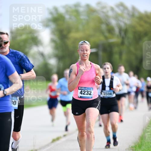 07.04.2024 - 43. Internationalen Wilhelmsburger Insellauf Dr. Thomas Lammeyer http://msf.ph/oto/6048861 07.04.2024 11:12:41 Laufen 30, 4232 meine-sportfotos.de