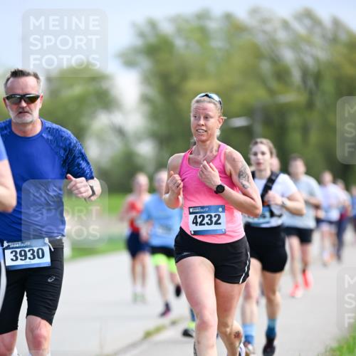07.04.2024 - 43. Internationalen Wilhelmsburger Insellauf Dr. Thomas Lammeyer http://msf.ph/oto/6048866 07.04.2024 11:12:42 Laufen 3930, 4232 meine-sportfotos.de
