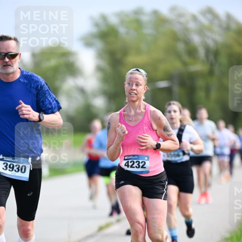 07.04.2024 - 43. Internationalen Wilhelmsburger Insellauf Dr. Thomas Lammeyer http://msf.ph/oto/6048868 07.04.2024 11:12:42 Laufen 3930, 4232 meine-sportfotos.de