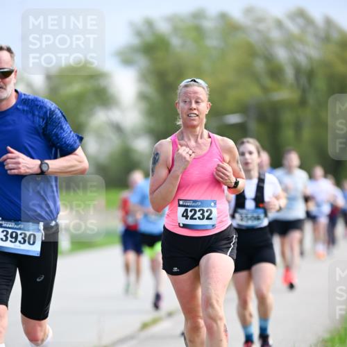 07.04.2024 - 43. Internationalen Wilhelmsburger Insellauf Dr. Thomas Lammeyer http://msf.ph/oto/6048870 07.04.2024 11:12:42 Laufen 3930, 4232 meine-sportfotos.de