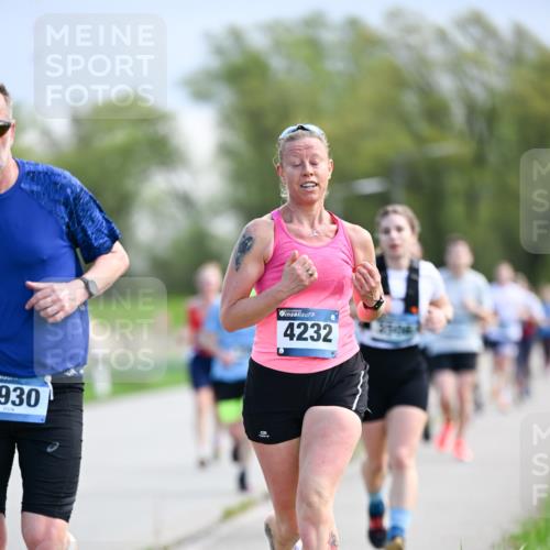 07.04.2024 - 43. Internationalen Wilhelmsburger Insellauf Dr. Thomas Lammeyer http://msf.ph/oto/6048872 07.04.2024 11:12:42 Laufen 930, 4232 meine-sportfotos.de