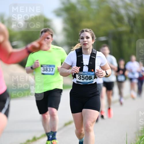 07.04.2024 - 43. Internationalen Wilhelmsburger Insellauf Dr. Thomas Lammeyer http://msf.ph/oto/6048888 07.04.2024 11:12:44 Laufen 3837, 3505 meine-sportfotos.de