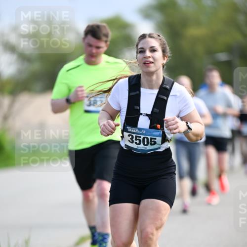 07.04.2024 - 43. Internationalen Wilhelmsburger Insellauf Dr. Thomas Lammeyer http://msf.ph/oto/6048901 07.04.2024 11:12:45 Laufen 3505 meine-sportfotos.de