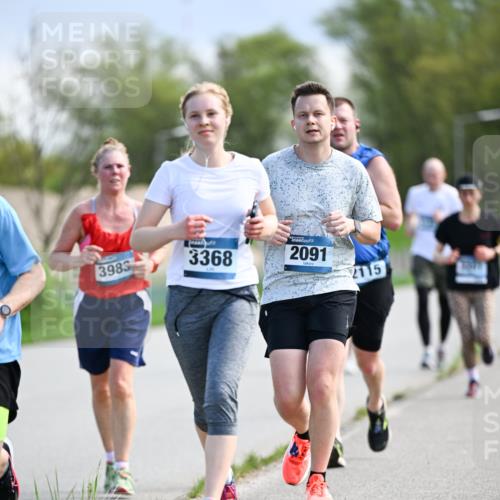 07.04.2024 - 43. Internationalen Wilhelmsburger Insellauf Dr. Thomas Lammeyer http://msf.ph/oto/6048909 07.04.2024 11:12:48 Laufen 3983, 3368, 2091, 2115 meine-sportfotos.de