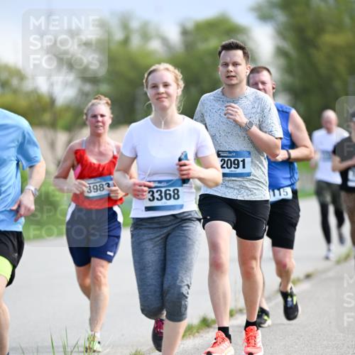07.04.2024 - 43. Internationalen Wilhelmsburger Insellauf Dr. Thomas Lammeyer http://msf.ph/oto/6048912 07.04.2024 11:12:48 Laufen 3983, 3368, 2091, 115 meine-sportfotos.de