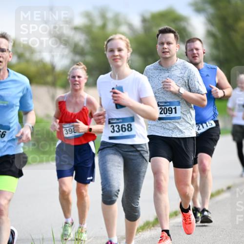 07.04.2024 - 43. Internationalen Wilhelmsburger Insellauf Dr. Thomas Lammeyer http://msf.ph/oto/6048914 07.04.2024 11:12:48 Laufen 6, 398, 3368, 2091, 2115 meine-sportfotos.de