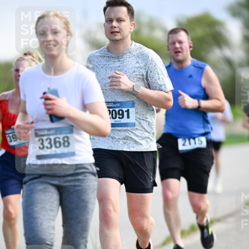 07.04.2024 - 43. Internationalen Wilhelmsburger Insellauf Dr. Thomas Lammeyer http://msf.ph/oto/6048927 07.04.2024 11:12:50 Laufen 39, 3368, 091, 2115 meine-sportfotos.de