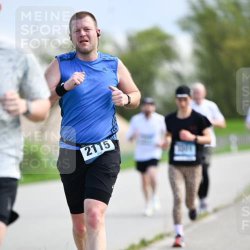 07.04.2024 - 43. Internationalen Wilhelmsburger Insellauf Dr. Thomas Lammeyer http://msf.ph/oto/6048932 07.04.2024 11:12:51 Laufen 2115 meine-sportfotos.de