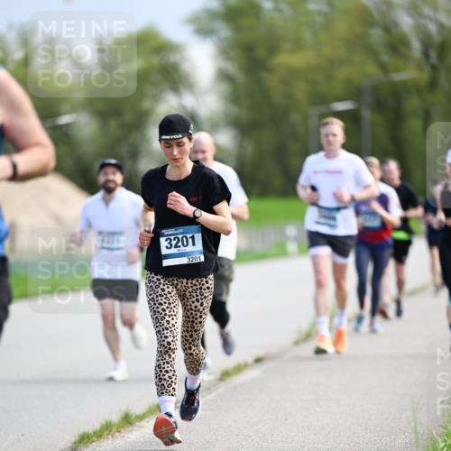 07.04.2024 - 43. Internationalen Wilhelmsburger Insellauf Dr. Thomas Lammeyer http://msf.ph/oto/6048933 07.04.2024 11:12:51 Laufen 3201, 3201 meine-sportfotos.de