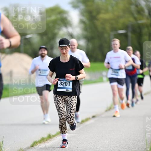 07.04.2024 - 43. Internationalen Wilhelmsburger Insellauf Dr. Thomas Lammeyer http://msf.ph/oto/6048934 07.04.2024 11:12:52 Laufen 3201, 3201 meine-sportfotos.de