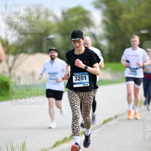 07.04.2024 - 43. Internationalen Wilhelmsburger Insellauf Dr. Thomas Lammeyer http://msf.ph/oto/6048938 07.04.2024 11:12:52 Laufen 3201, 3201 meine-sportfotos.de
