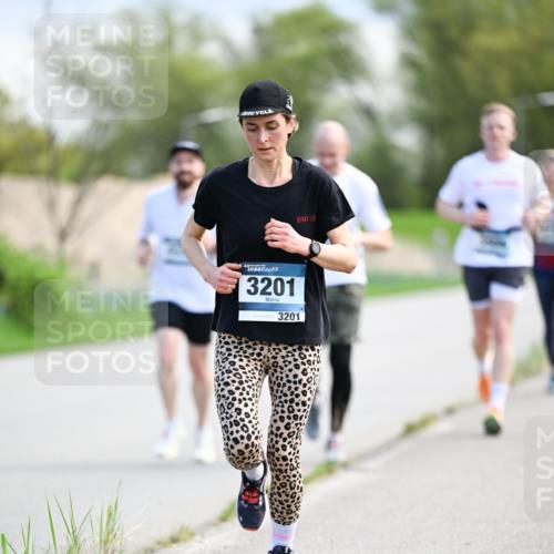 07.04.2024 - 43. Internationalen Wilhelmsburger Insellauf Dr. Thomas Lammeyer http://msf.ph/oto/6048942 07.04.2024 11:12:53 Laufen 3201, 3201 meine-sportfotos.de