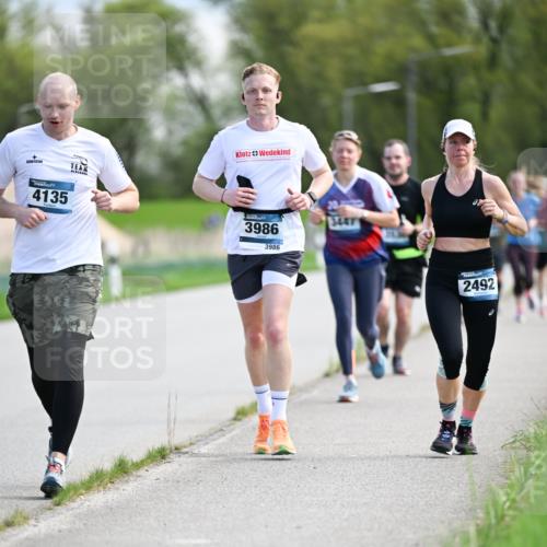 07.04.2024 - 43. Internationalen Wilhelmsburger Insellauf Dr. Thomas Lammeyer http://msf.ph/oto/6048950 07.04.2024 11:12:54 Laufen 4135, 3986, 3986, 3447, 2492 meine-sportfotos.de