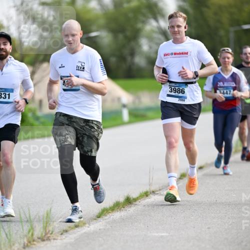 07.04.2024 - 43. Internationalen Wilhelmsburger Insellauf Dr. Thomas Lammeyer http://msf.ph/oto/6048952 07.04.2024 11:12:55 Laufen 331, 3986, 3986, 20, 447 meine-sportfotos.de